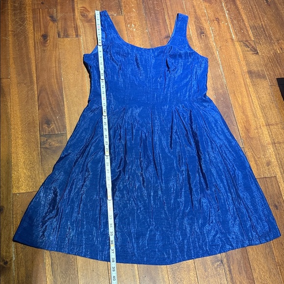 Nine West Vibrant Blue Shimmer Dress w pockets. Size 16 57% Viscose 43% Nylon - Picture 4 of 9